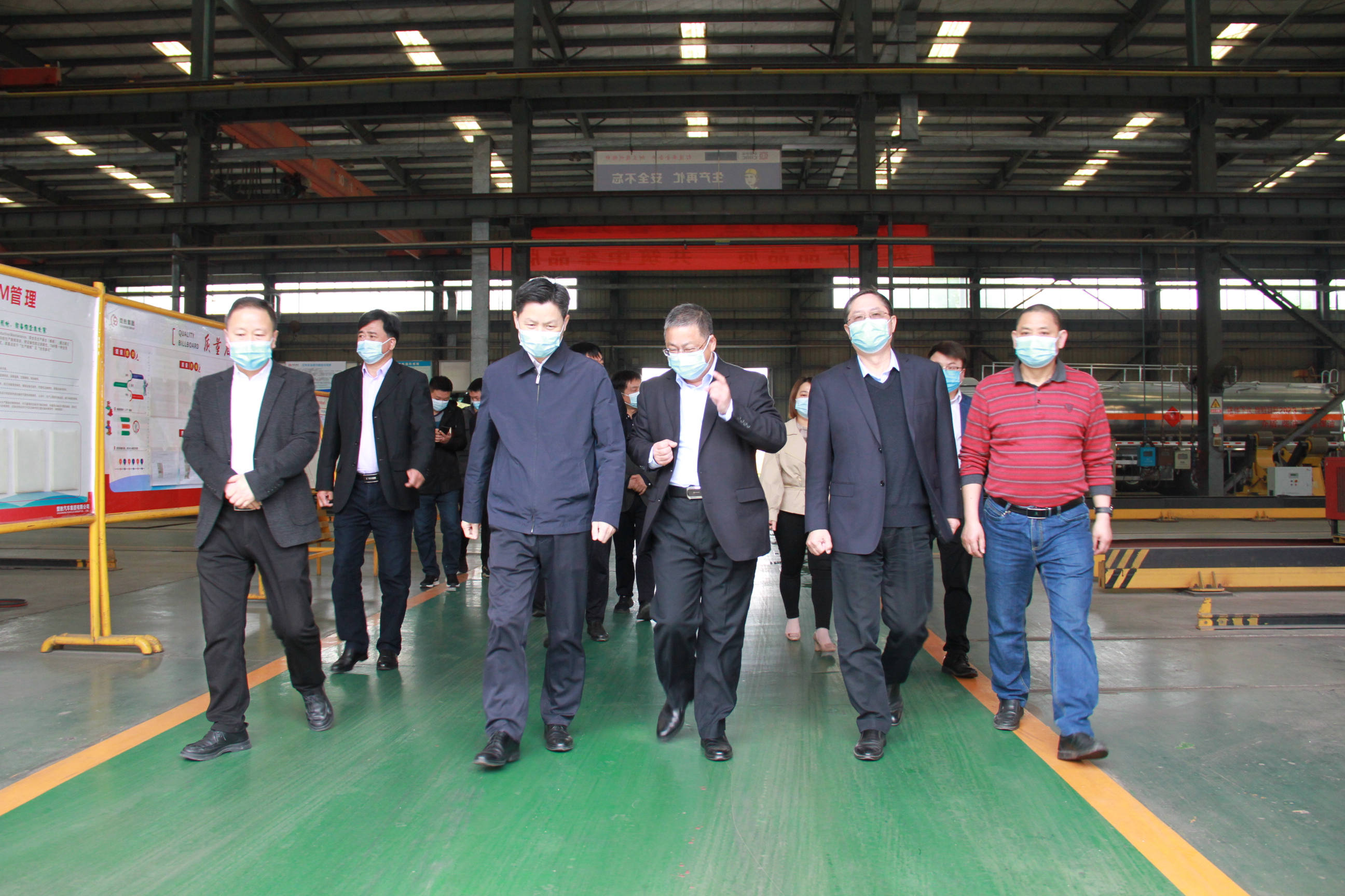 防疫情，促生產(chǎn)，市委常委副市長(zhǎng)甘國(guó)棟一行蒞臨楚勝調(diào)研